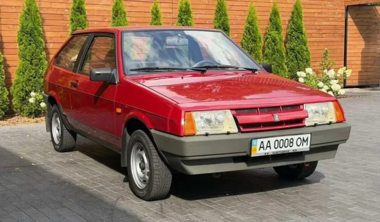 ВАЗ-2108 у стані нового авто продають за $5000 у Києві (фото)