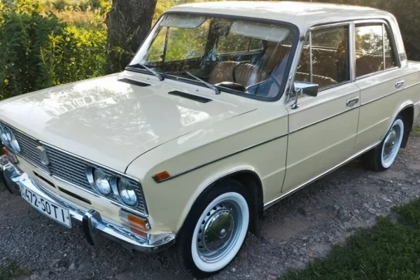 Один із найкраще збережених ВАЗ-2103 продають за несподівано низькою ціною (фото)