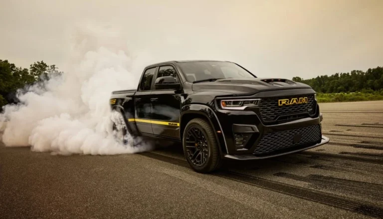 Новий найпотужніший пікап Ram Rumble Bee SRT отримав 900+ к. с. (фото)