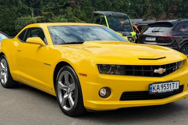 Капсула часу: Chevrolet Camaro SS 2009 року без пробігу продають за шалений цінник (фото)