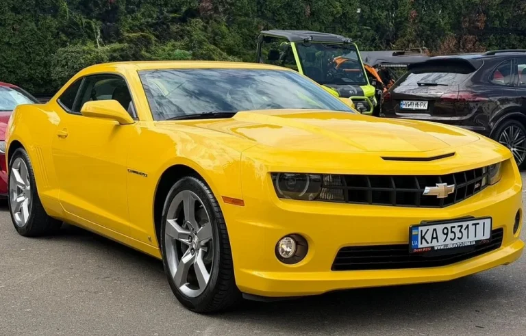 Капсула часу: Chevrolet Camaro SS 2009 року без пробігу продають за шалений цінник (фото)