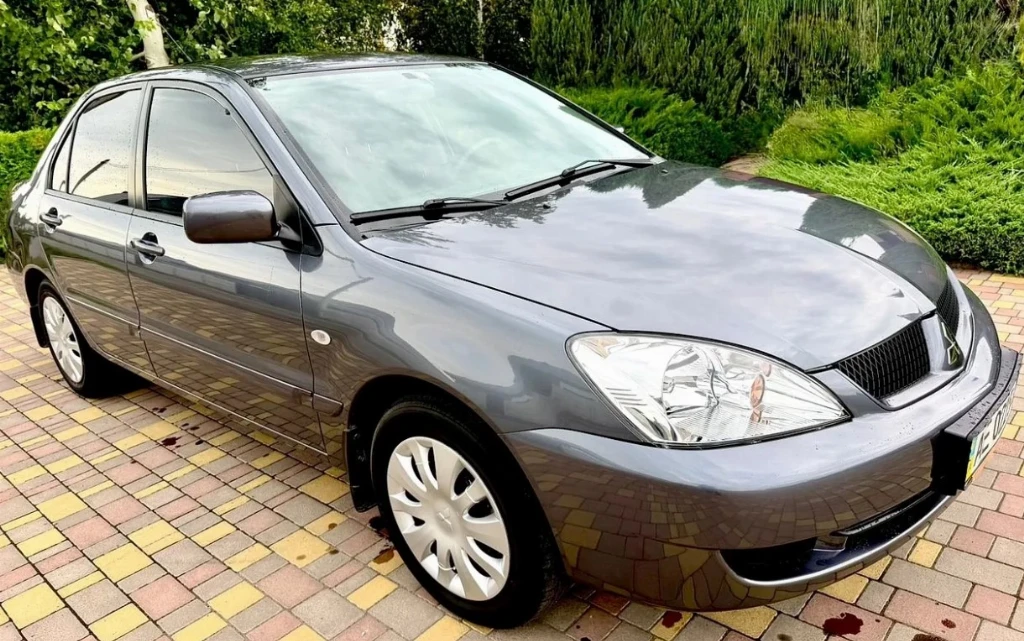Mitsubishi Lancer IX 2008 року з найменшим пробігом в Україні продають у Дніпрі: яка ціна (фото)