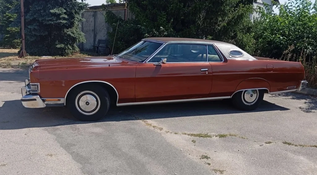53-річний Ford Mercury з мінімальним пробігом продають у Черкасах: яка ціна та стан (фото)