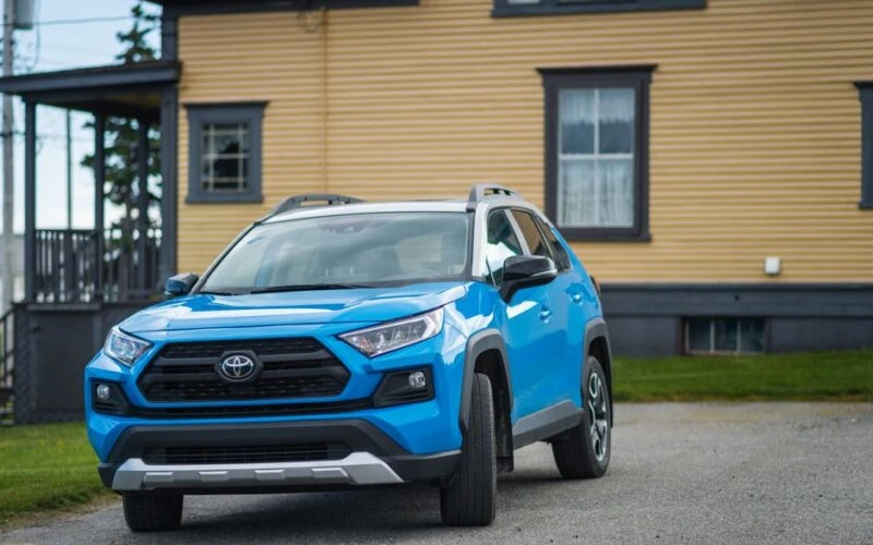 Toyota Corolla Cross лідирує серед бензинових кросоверів у Китаї